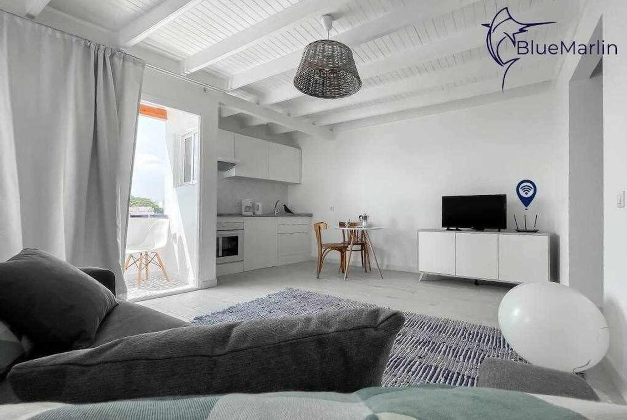 شقة B-Rent Bluemarlin Boutique Sea View كوراليهو المظهر الخارجي الصورة